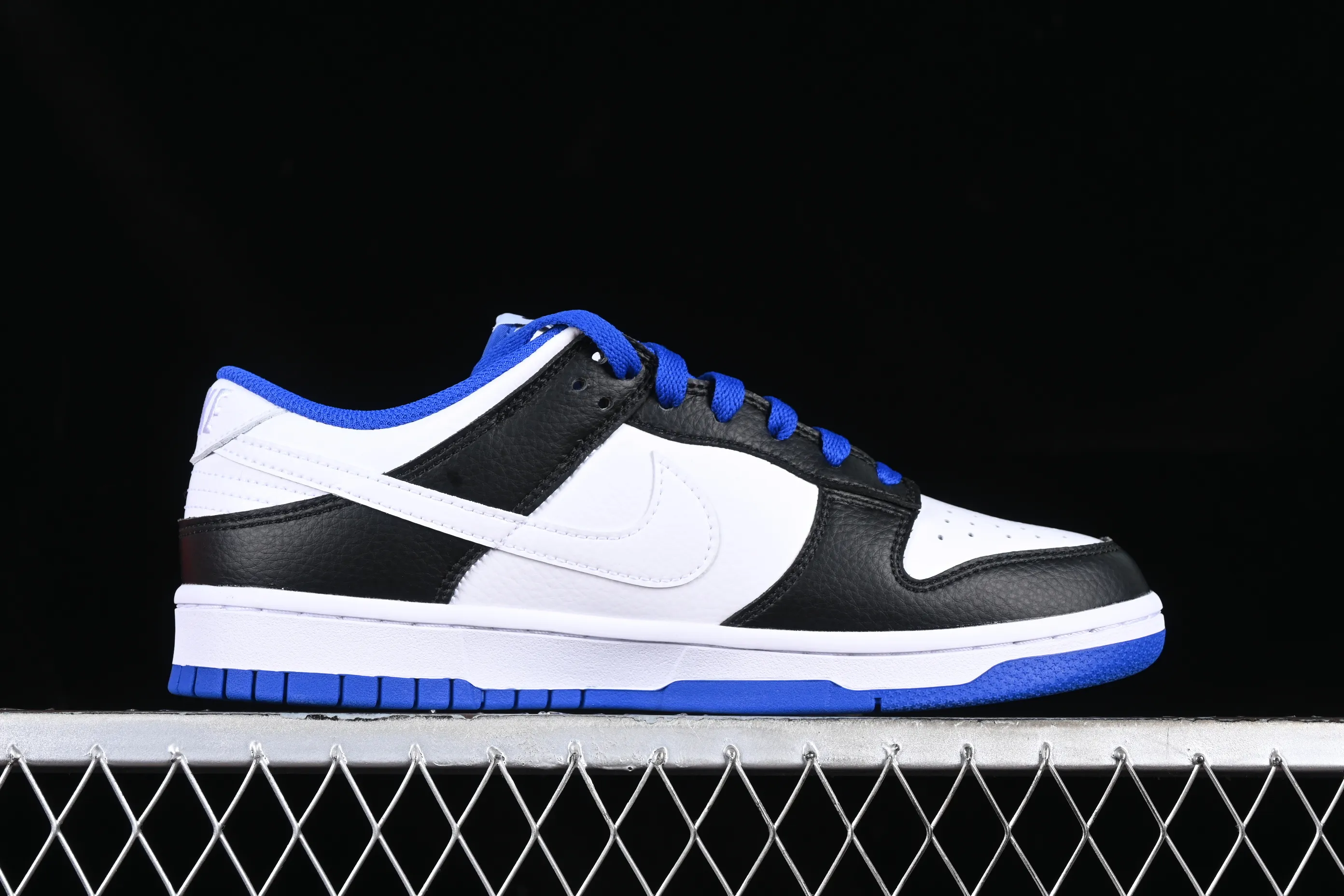 All Categories Nk SB Dunk Series Nk SB Dunk Low Low-top Sneakers Cost-Effective Edition Nk Dunk Low Black and White Blue Panda SB Smashed Backboard Fashion Casual Sneakers FD9064-110